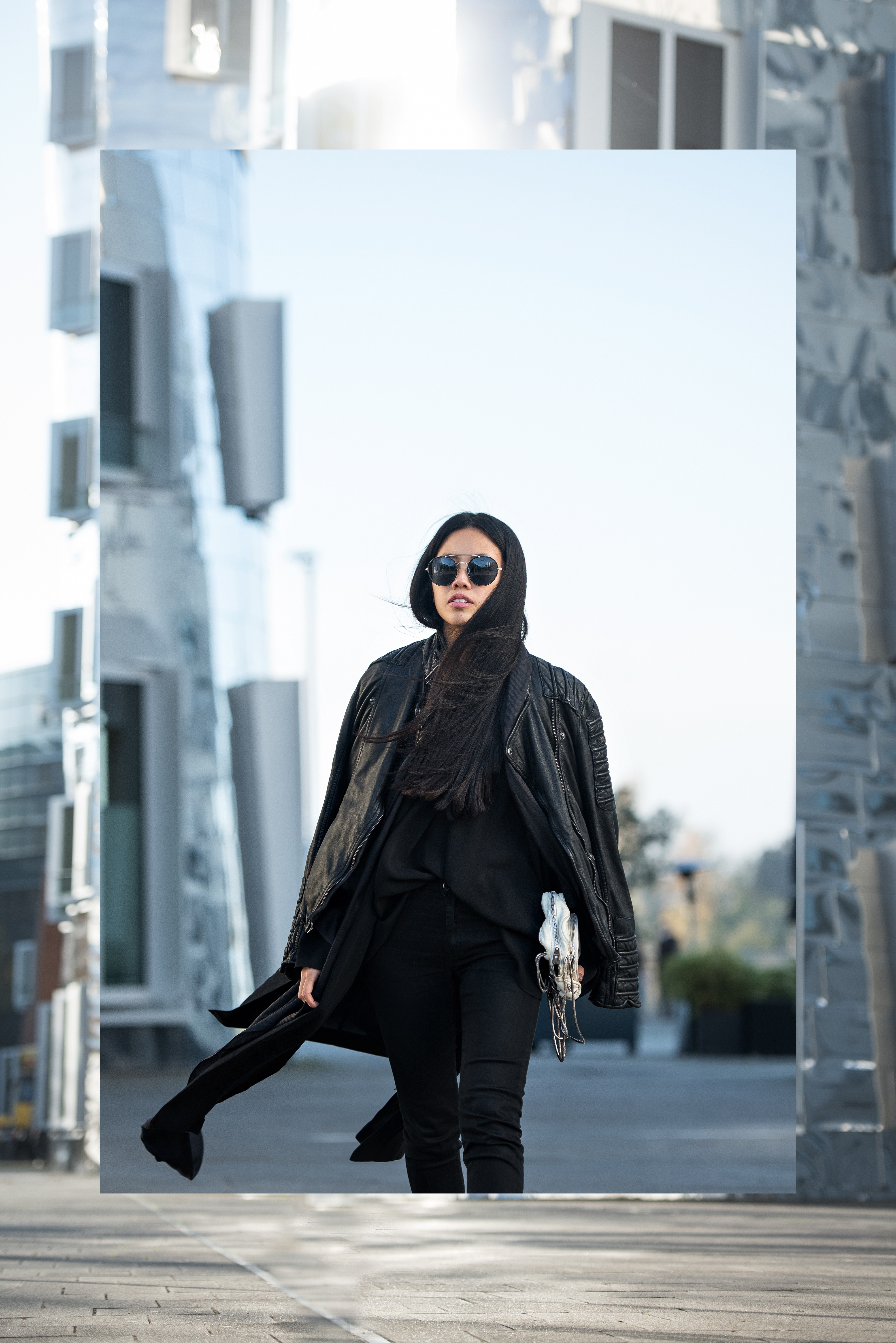 IHEARTALICE.DE – Fashion & Travel Blog: All Black Everything Look wearing tigha Leather Jacket, Skinny Jeans, Chelsea Boots / OOTD